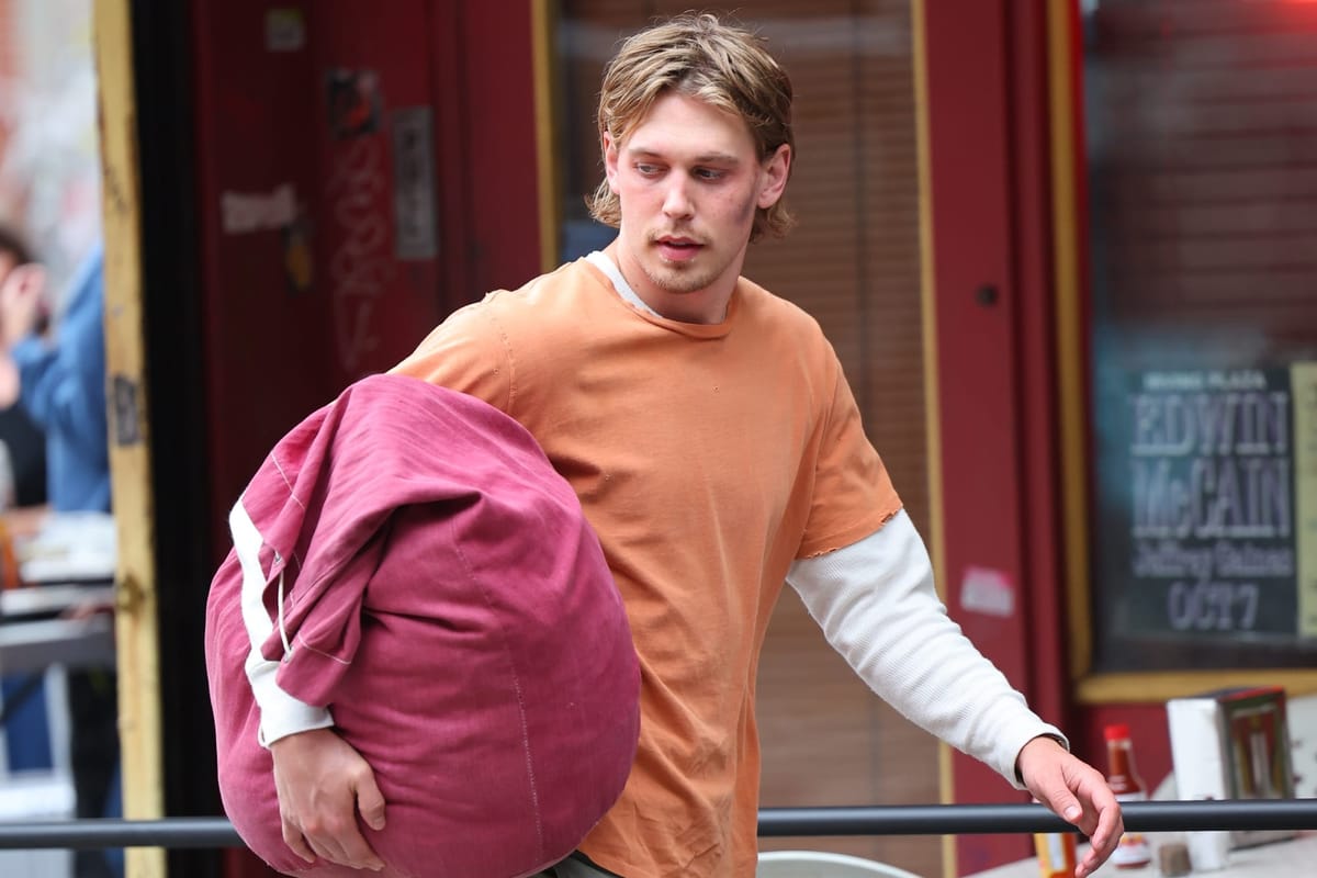 Austin Butler Gets Dirty in Darren Aronofsky’s Caught Stealing ⚾