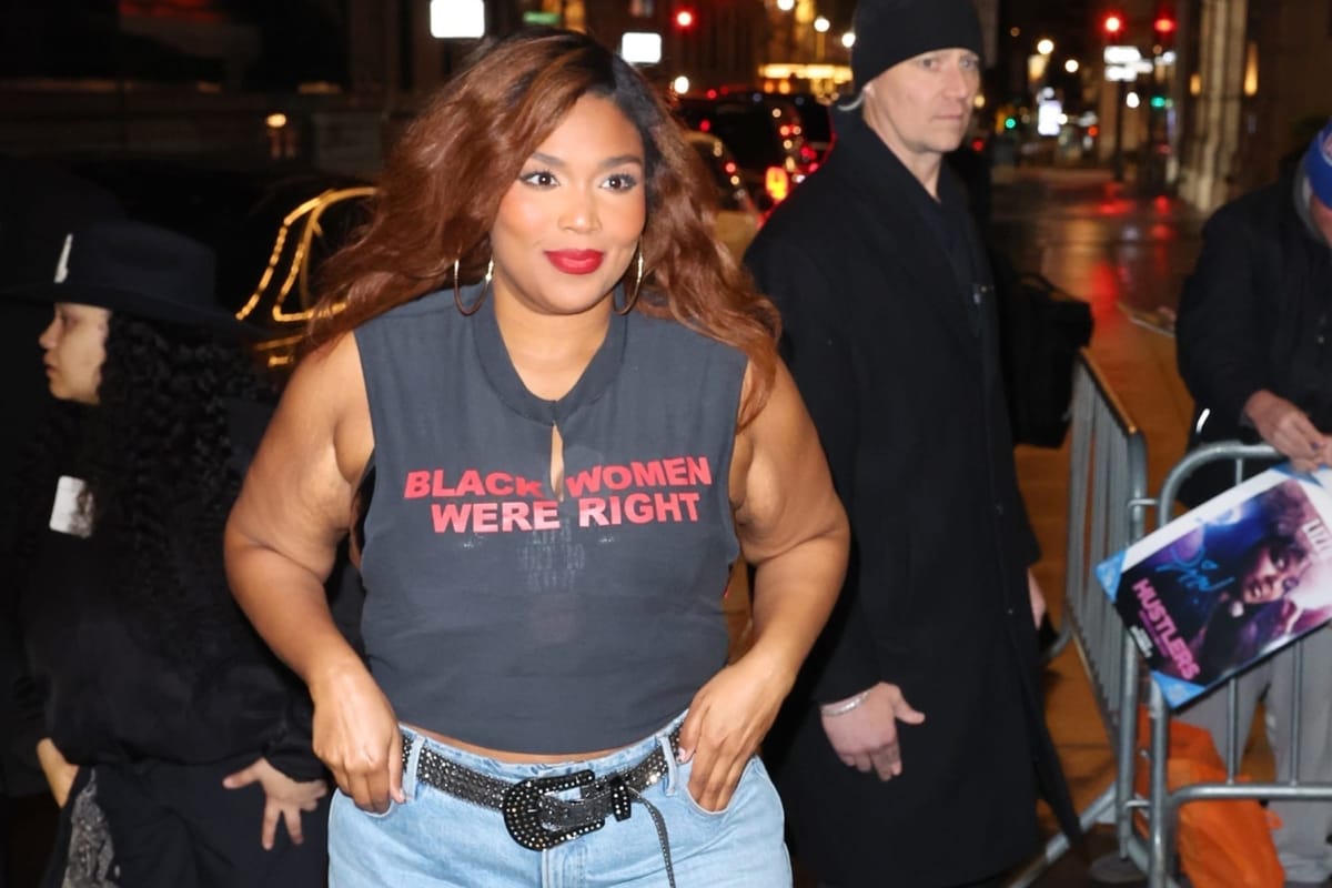 đ¤ Lizzo Claps Back at Trump on SNL â And She Did It in a Crop Top